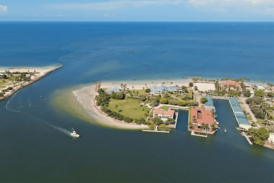 Gordon Pointe: The $295 Million Estate at Flood&nbsp;Risk